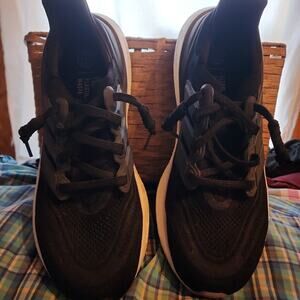 Adidas Ultraboost size 9 black top mesh white sole clean wore once running shoes